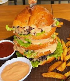 Special Burger/ስፔሻል በርገር